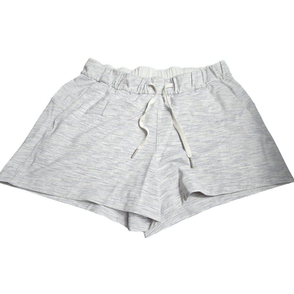 Lululemon On The Fly Short 2.5"‎ Wee Are From Space Nimbus Battleship Gray 10